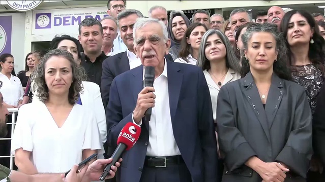 Kayyum atanan DEM'li başkanlar Mardin'de buluştu, Türk 57 taşınmazı gündeme getirdi