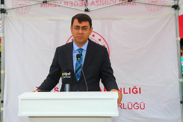 Uşak'ta hayırsever iki kardeşin yaptırdığı aile sağlığı merkezi törenle açıldı