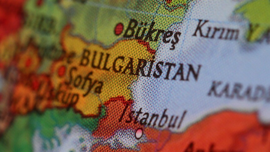 Bulgaristan'ın Karadeniz açıklarında İHA saldırısına uğrayan iki gemiden biri battı