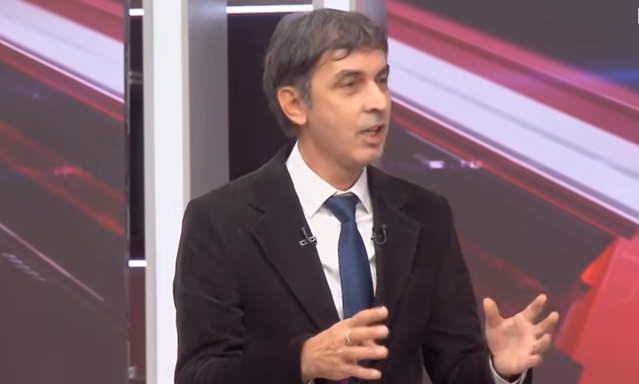 Fon soruşturmasında gazeteci Bahadır Özgür gizlilik ihlali suçlamasıyla gözaltına alındı