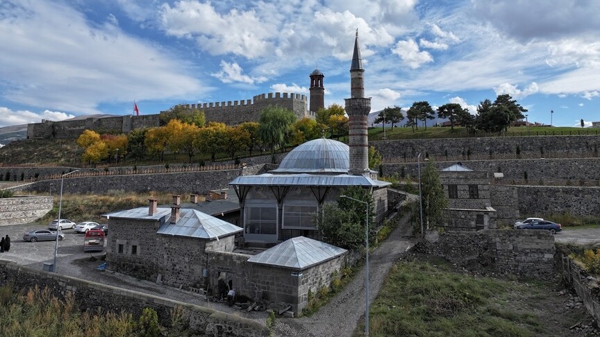 Erzurum'un 325 yıllık manevi mirası Kurşunlu Cami ve Medresesi restore ediliyor