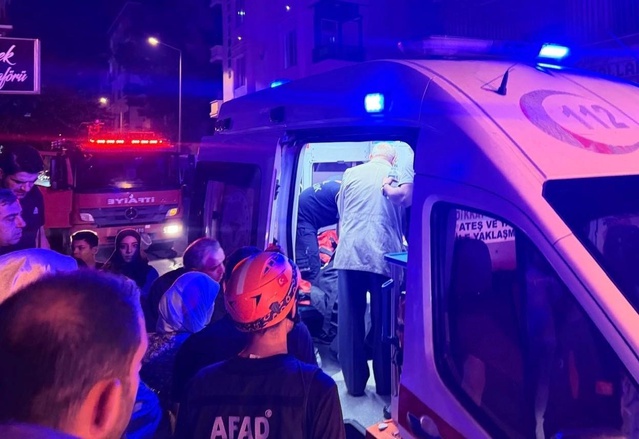 Siirt'te asansörde ayağı sıkışan 8 yaşındaki çocuk ekiplerin çalışmasıyla kurtarıldı
