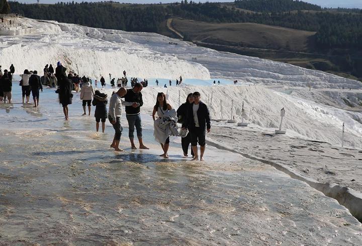 Turizm gelirinde 2027 hedefi 70 milyar dolar
