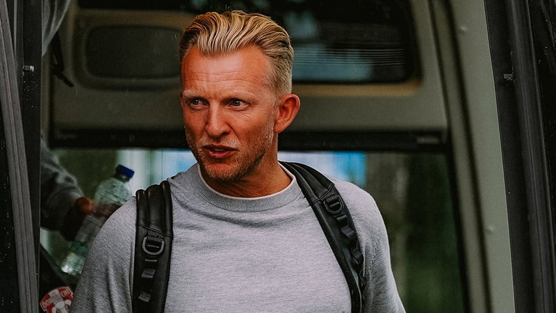 Fenerbahçe'de tribünlere ve Dirk Kuyt'a ceza