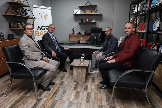 Ağrı Valisi Bozkurt, basın mensuplarıyla görüş alışverişinde bulundu