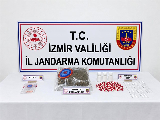 İzmir Torbalı'da jandarma operasyonunda 274 sentetik ecza bulunan şüpheli tutuklandı