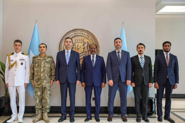Somali Cumhurbaşkanı Mahmud, Türkiye'nin Mogadişu Büyükelçisi Alkan'ı kabul etti