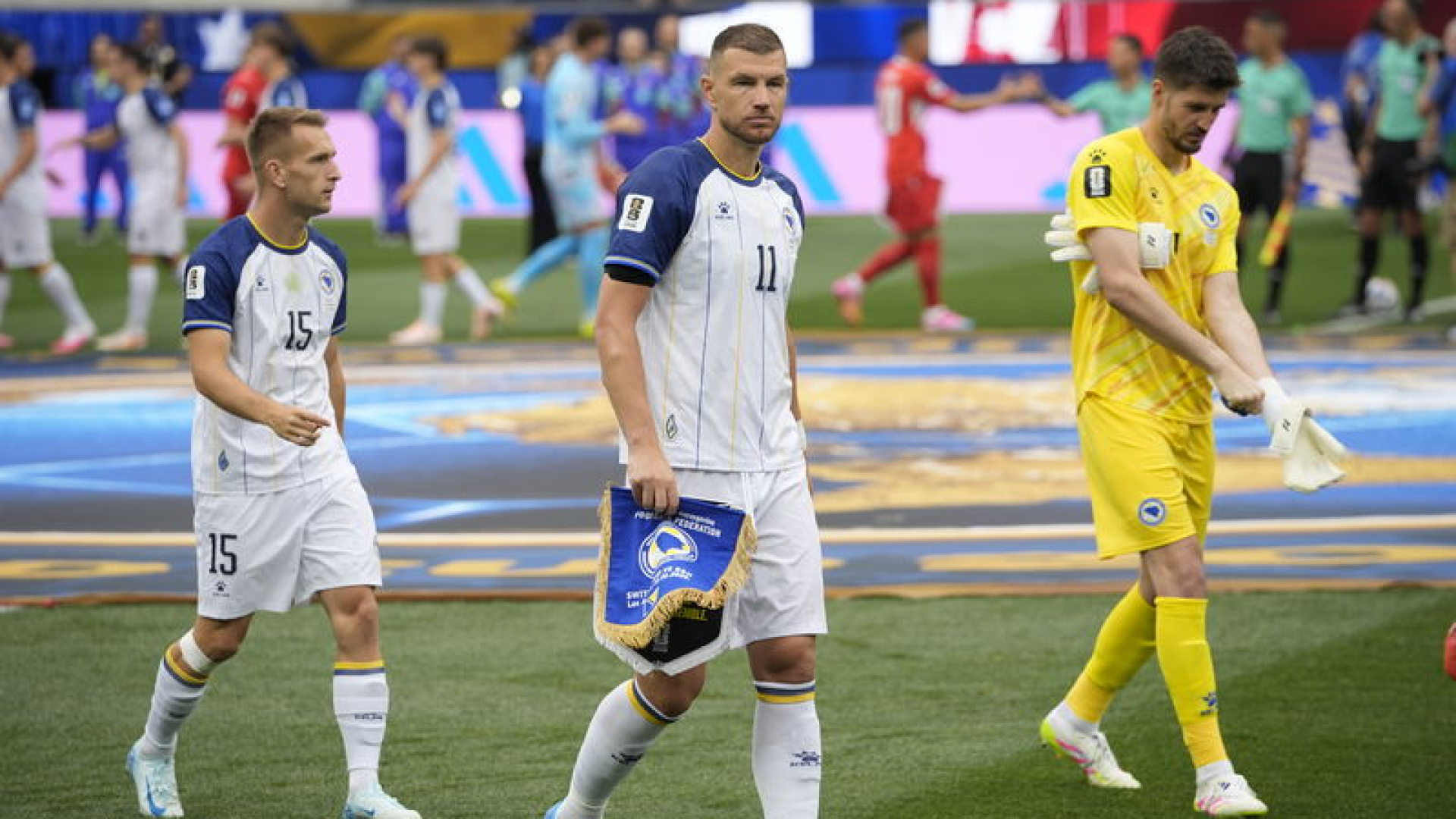 Edin Dzeko, milli formaya veda etti!