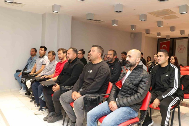 Kayseri'de Hafif Arama Kurtarma Ekibi personeli AFAD ile altı eğitimi tamamladı