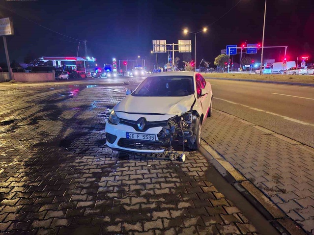 Bingöl'de motosiklet ile otomobil çarpıştı, yaralanan 2 kişi hastaneye kaldırıldı