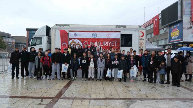 Erzincan'da Cumhuriyet Kupası'na 96 erkek ve 72 kız olmak üzere 168 sporcu katıldı