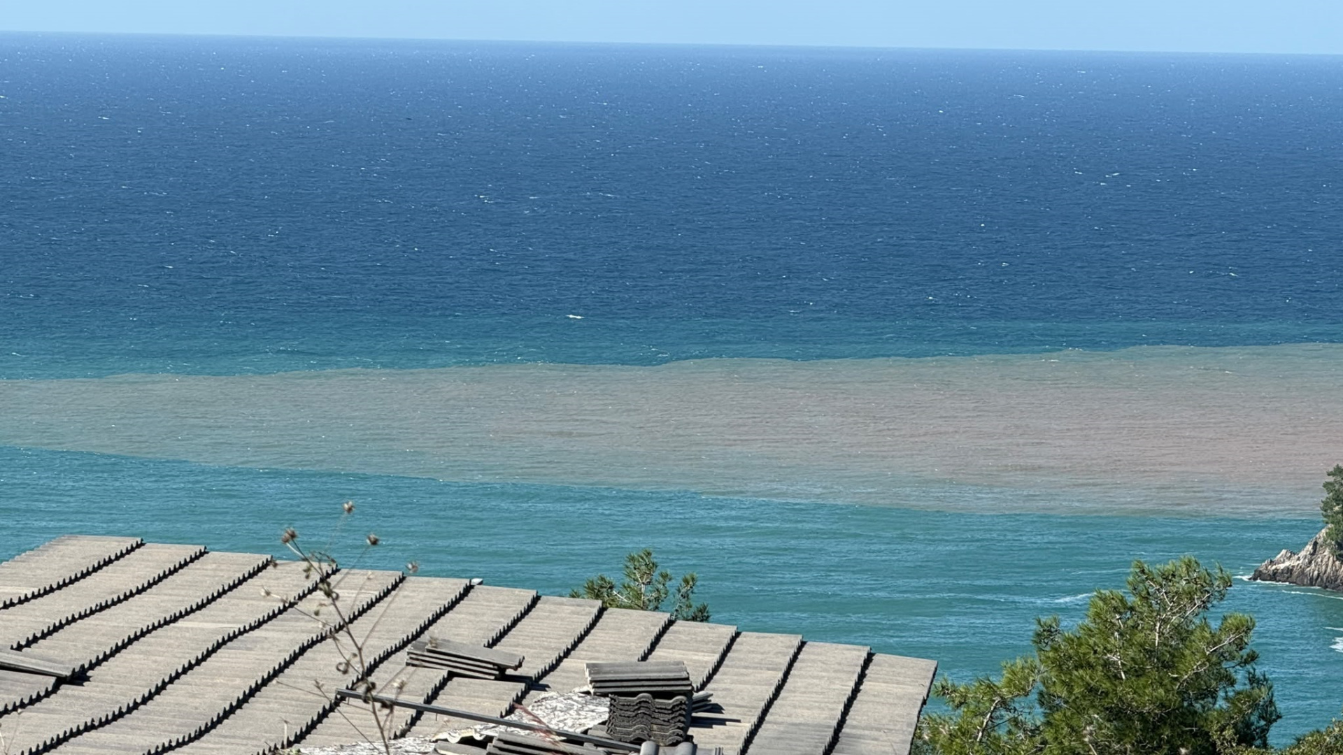 Bartın’da deniz kahverengiye döndü