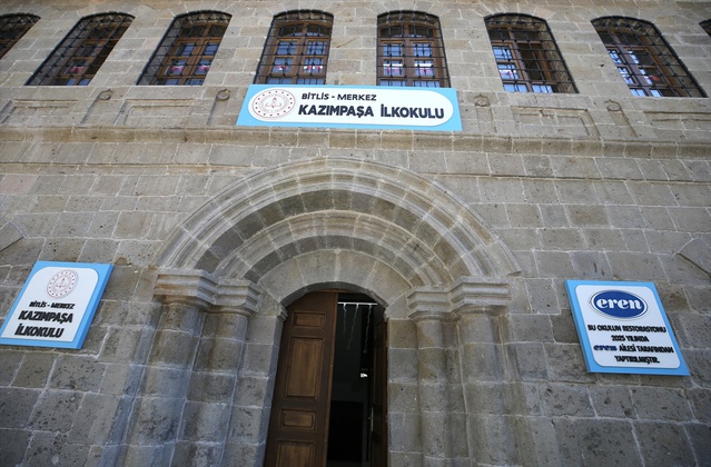 Kazımpaşa İlkokulu, Bitlis'te 101 yıldır aynı tarihi binada öğrenci yetiştiriyor