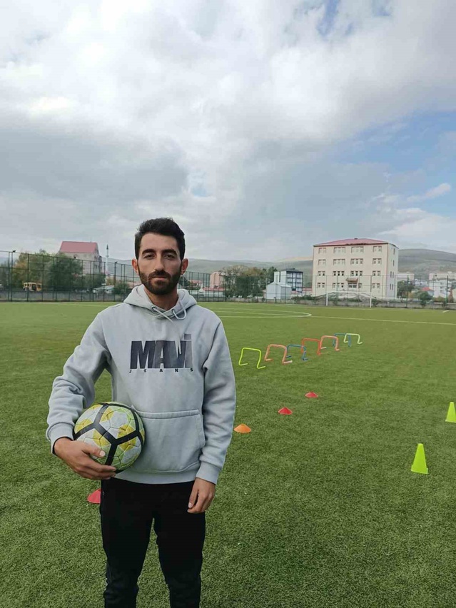 Çıldır'da 9-14 yaş çocuklara ücretsiz futbol kursu 17 Ekim'de başlıyor