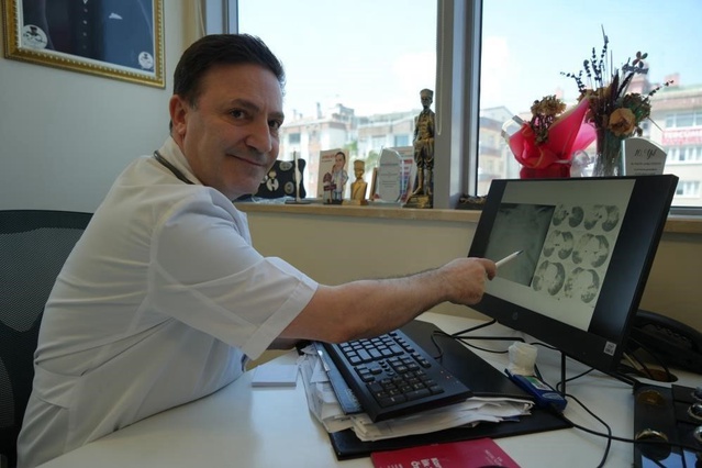 Prof. Dr. Özkaya, grip sezonunun erken başladığını belirterek ekimde aşı önerdi