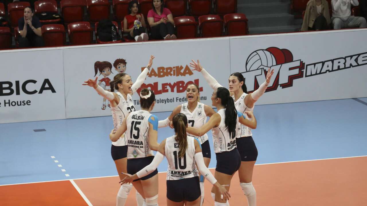 ABB kadın voleybol takımı Ankara 1. lig'de ilk maçına çıktı