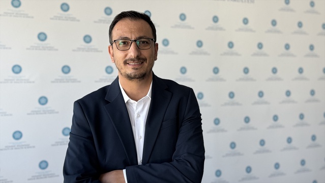 Konya'da kekemeliğini aşan Cengiz, son iki yıldır sunuculuk ve seslendirme yapıyor