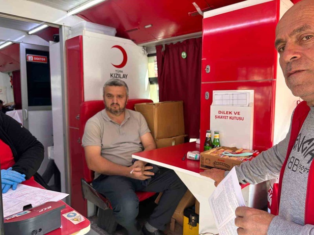 Düzce'de 107 imam ve müezzin, Kızılay'a kan bağışıyla stoklara destek verdi