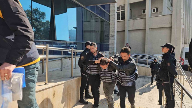 Boşanma aşamasındaki eşini ve genci vuran Ercan D. Zonguldak Adliyesi'ne sevk edildi
