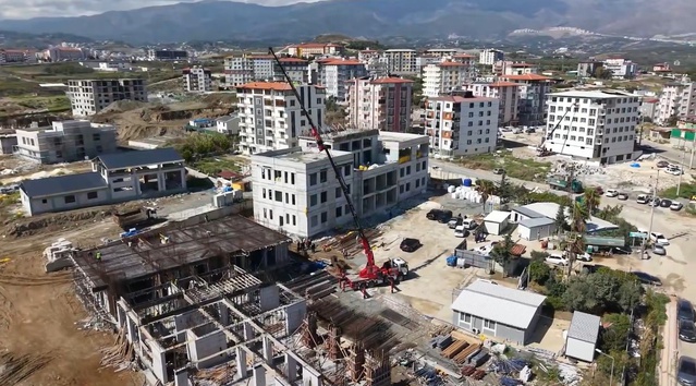 Hatay Valisi Masatlı, Antakya'da yapımı süren kamu binalarını ve eğitim tesisini inceledi