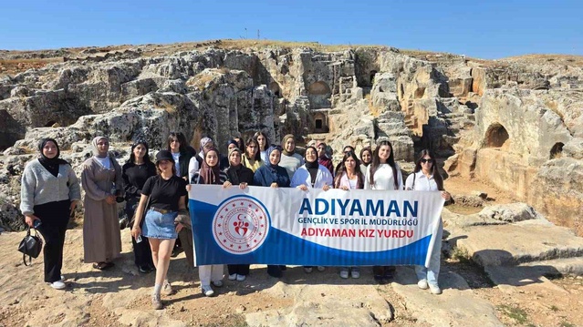 Adıyaman Kız Yurdu öğrencileri 'Gelin Tanış Olalım' gezisiyle kentin tarihini öğrendi
