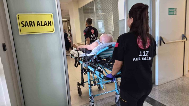 Adıyaman'da iddiaya göre çadır çekerken 1. kattan düşen 1 kişi hastaneye kaldırıldı