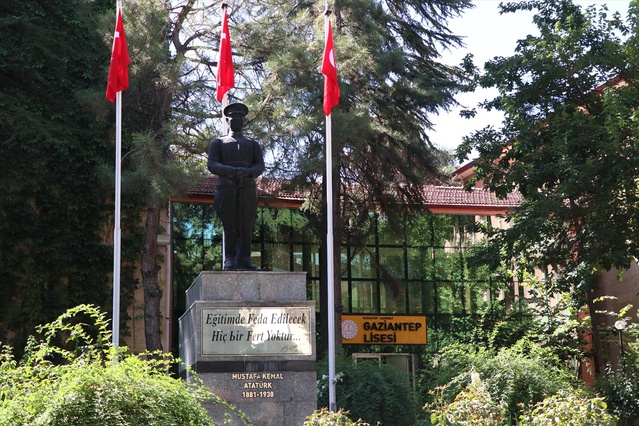 Gaziantep Lisesi 1911'de başlayan eğitim mirasını 32 derslikli kampüste yaşatıyor