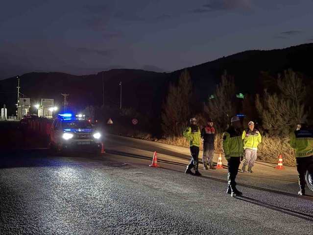Manisa Soma'da maden göçüğünde 2 işçi hayatını kaybetti, 3 işçi için kurtarma sürüyor