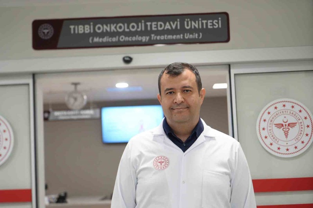 Antalya'da meme kanseri teşhisi konulan öğretmen Pınar Öztürk 3 aylık kontrole geçti