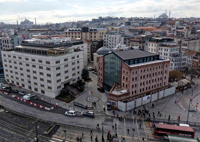 İTO'da 620 üyeyi belirleyecek seçim için 303 sandıkta oy verme işlemi başladı