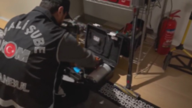 Kripto dolandırıcılığından kırmızı bültenle aranan R.J.S. Beşiktaş'ta eşiyle yakalandı