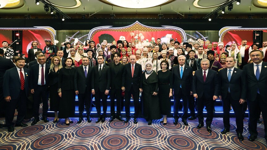 Emine Erdoğan'dan Cumhuriyet Bayramı ve TDT Zirvesi kapsamındaki resmi yemeğe ilişkin paylaşım