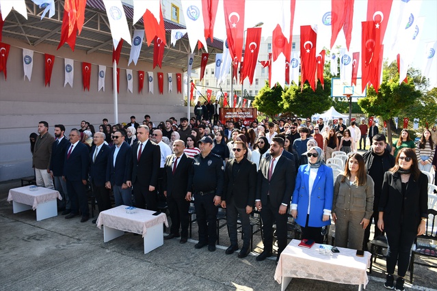 OMÜ'ye yeni başlayan öğrenciler Vezirköprü'deki tanıtım programında buluştu