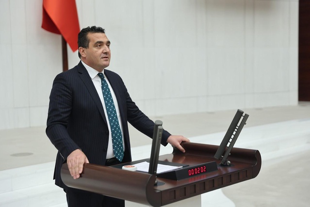 Karasu, 320 bin parseli kapsayan İstanbul kadastro ihalelerini Kurum'a sordu