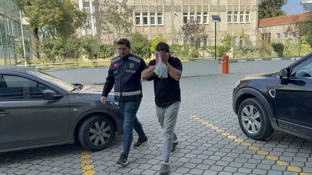 Samsun İlkadım'da ikamet ve arsada 9 bin 746 sentetik ecza hap ele geçirildi