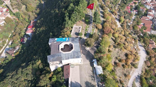 Tokat Niksar'da 869 yıllık Yağıbasan Medresesi'nin hasarlı çatısı onarım bekliyor