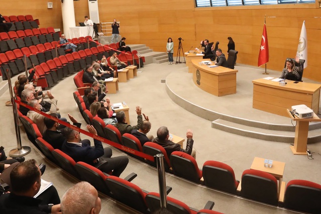 Akhisar Belediye Meclisi 2027-2029 bütçesini oy çokluğuyla kabul etti
