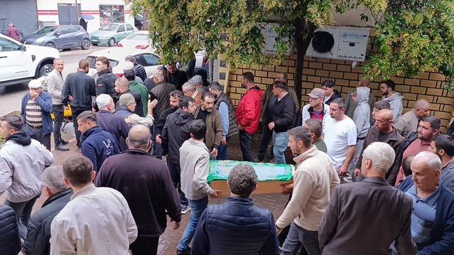 Bursa İnegöl'de otomobilin çarptığı 2 yaşındaki çocuk son yolculuğuna uğurlandı