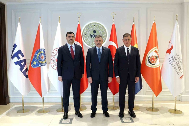 Tugay, Ankara'da İzmir için bakanlar ve Cumhurbaşkanı Yardımcısı Yılmaz'la görüştü