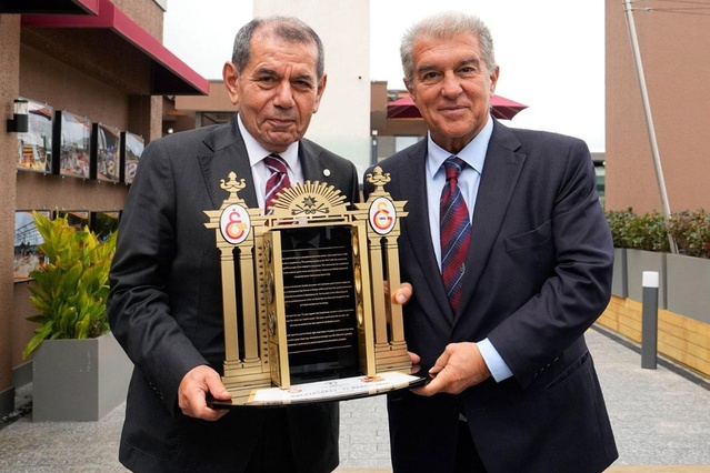 Galatasaray yönetimi, Barcelona'yı Galatasaray Adası'nda ağırladı