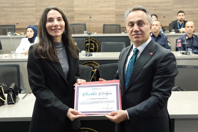 TOGÜ'de bağımlılıkla mücadele eğitmenlerine törenle teşekkür belgesi verildi
