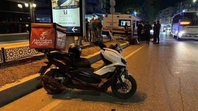 Edirne'de yaya geçidinde iki motosiklet çarpıştı, 1 kişi yaralandı