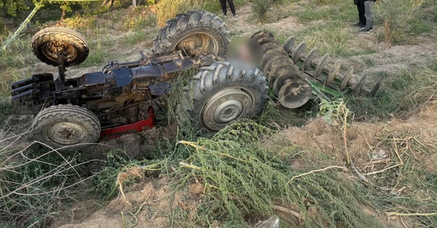 Manisa Alaşehir'de üzüm bağında traktör devrildi, 43 yaşındaki Selçuk Şimşek öldü