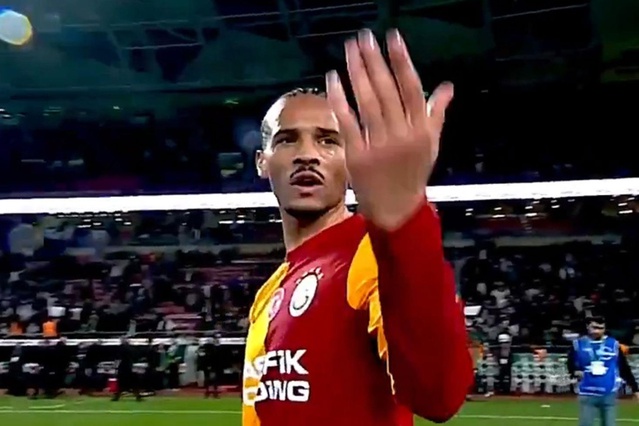Leroy Sane'den kameramana canlı yayında küfür