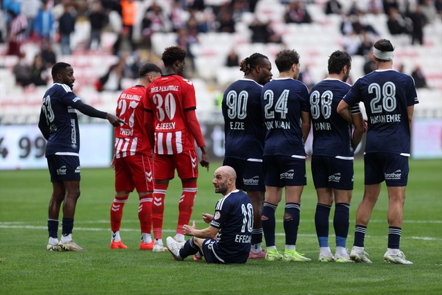 Sivasspor, Sarıyer'le 1-1 berabere kalırken Manaj 30. dakikada eşitliği sağladı