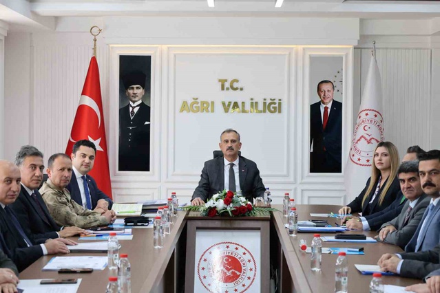 Ağrı'da kurum amirleri Vali Bozkurt başkanlığında güvenli eğitim ortamını görüştü