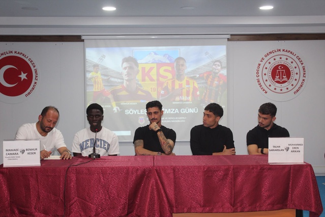 Kayserisporlu futbolcular Kayseri Çocuk ve Gençlik Cezaevi'nde çocuk ve gençlerle buluştu