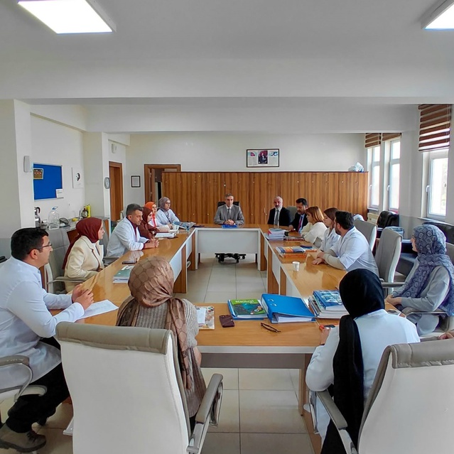 Bayburt İl Milli Eğitim Müdürü Kahraman, kentteki okullarda incelemelerde bulundu