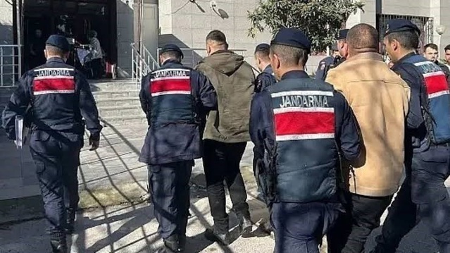 Balıkesir'de jandarma 270 kişiyi yakaladı, 33'ünün kesinleşmiş hapis cezası var