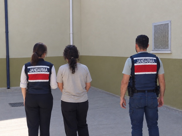 15 yıl 3 ay 15 gün hapis cezasıyla aranan şahıs Gaziantep Oğuzeli'de tutuklandı